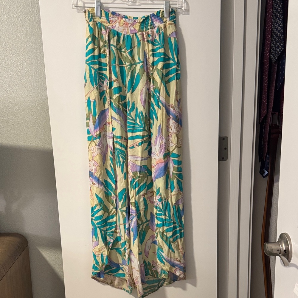 Billabong Vibrant Leaf Print Palazzo Pant